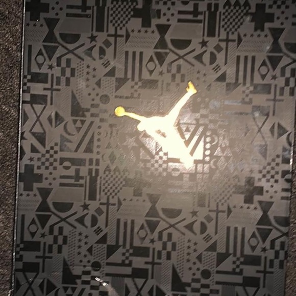 Jordan 12 Chinese New Year edition size 8.5 - Picture 3 of 3